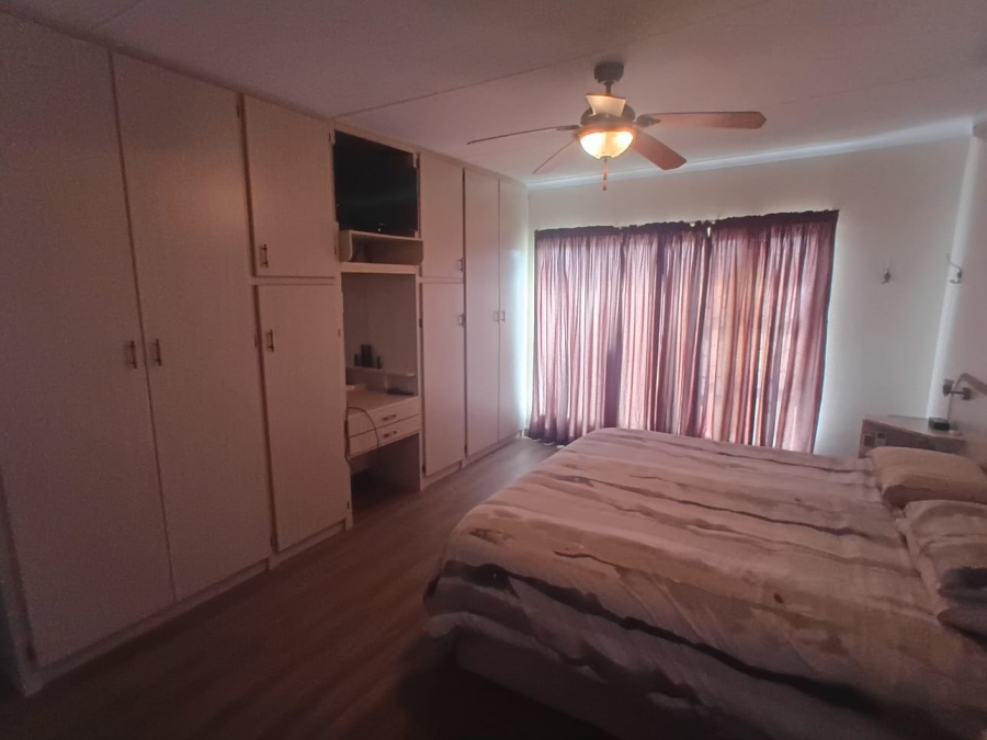 To Let 3 Bedroom Property for Rent in Dana Bay Western Cape